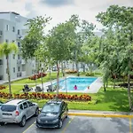 Depto 2 Rec. con vista a la piscina en C. Privada